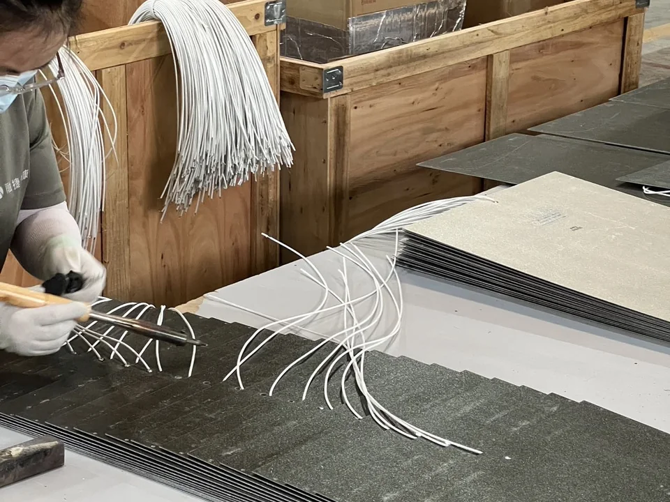 Graphene infrared heating panel wiring process